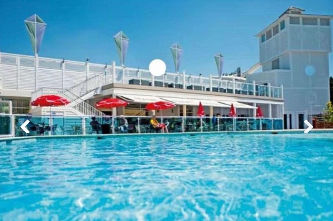 Curlews Nest, Rockley Park Hotel Poole Exterior photo